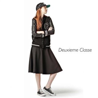 ドゥーズィエムクラス(DEUXIEME CLASSE)の美品、送料無料、定価62,640 円、ドゥーズィエムクラス 本革 スタジャン(スタジャン)