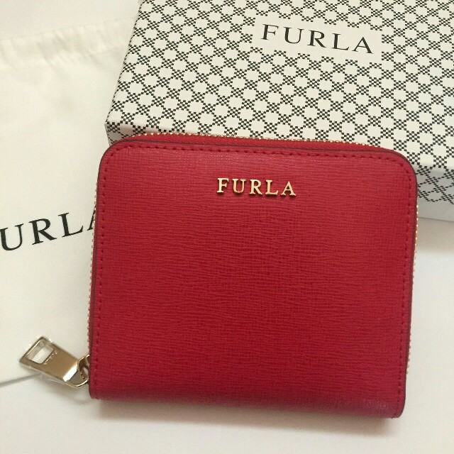 【新品】FURLA(フルラ)レッド レザー二つ折り財布