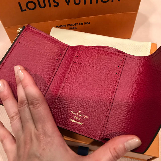 LOUIS VUITTON(ルイヴィトン)のルイヴィトン二つ折り財布 レディースのファッション小物(財布)の商品写真