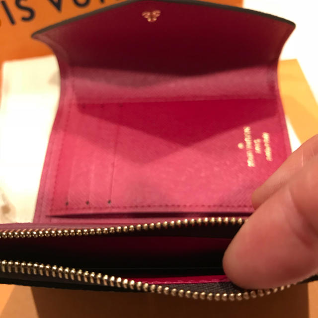 LOUIS VUITTON(ルイヴィトン)のルイヴィトン二つ折り財布 レディースのファッション小物(財布)の商品写真
