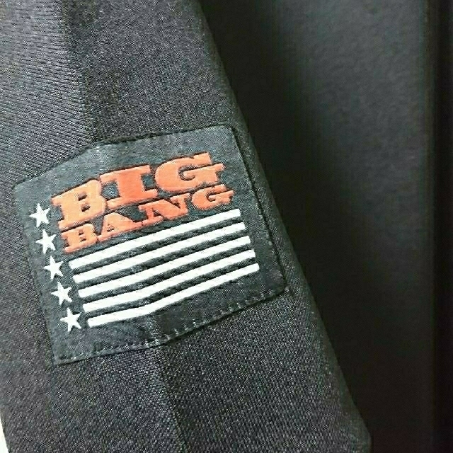 BIGBANG(ビッグバン)のBIGBANG MADEツアー ロングTシャツLサイズ エンタメ/ホビーのタレントグッズ(アイドルグッズ)の商品写真