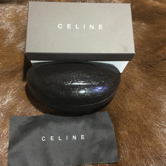 celine(セリーヌ)のセリーヌ サングラスケース 新品 レディースのファッション小物(サングラス/メガネ)の商品写真