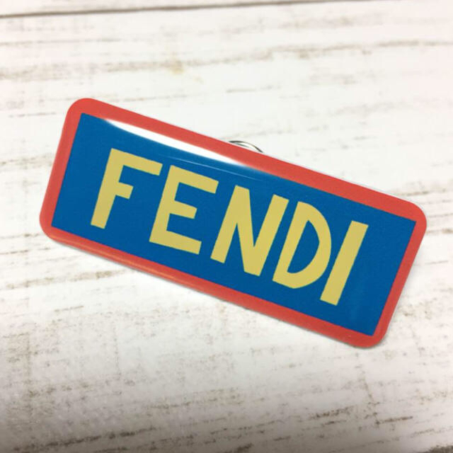 今がチャンス価格 FENDI レアバッチ 正規 非売品！
