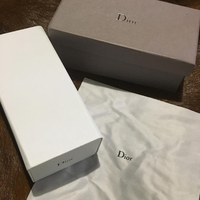 Dior(ディオール)のディオール サングラスケース 新品 レディースのファッション小物(サングラス/メガネ)の商品写真