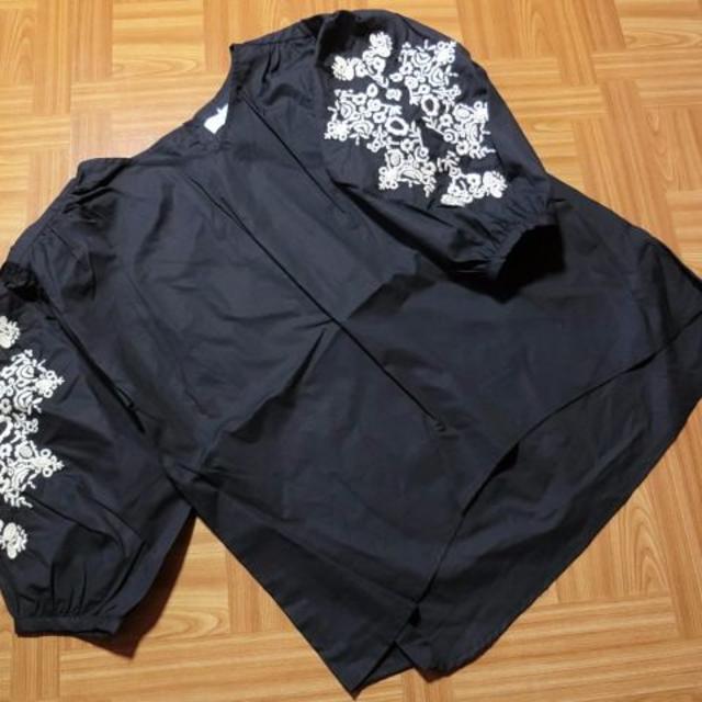 Techichi(テチチ)のTe chichi ボリューム袖刺繍ブラウス レディースのトップス(シャツ/ブラウス(長袖/七分))の商品写真
