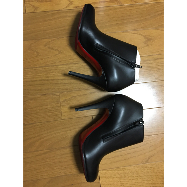 Christian Louboutin(クリスチャンルブタン)のクリスチャンルブタン ブーツ レディースの靴/シューズ(ブーティ)の商品写真