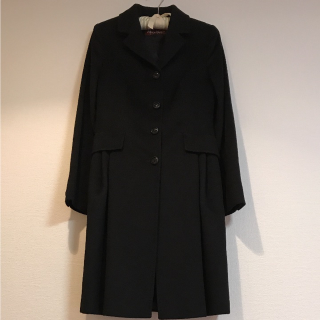 Max Mara - 【新品】マックスマーラ 黒 ウール コートの通販 by ストライプ's shop｜マックスマーラならラクマ