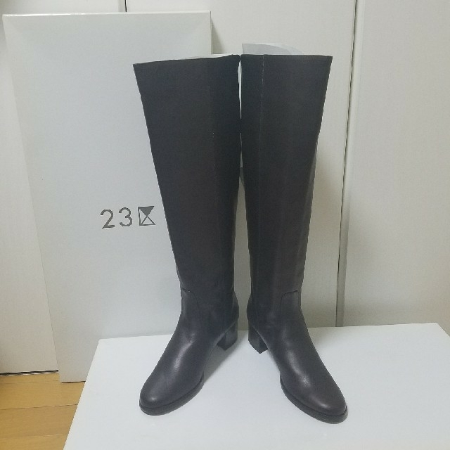 23区(ニジュウサンク)の23区 ニーハイブーツ ダークブラウン レディースの靴/シューズ(ブーツ)の商品写真