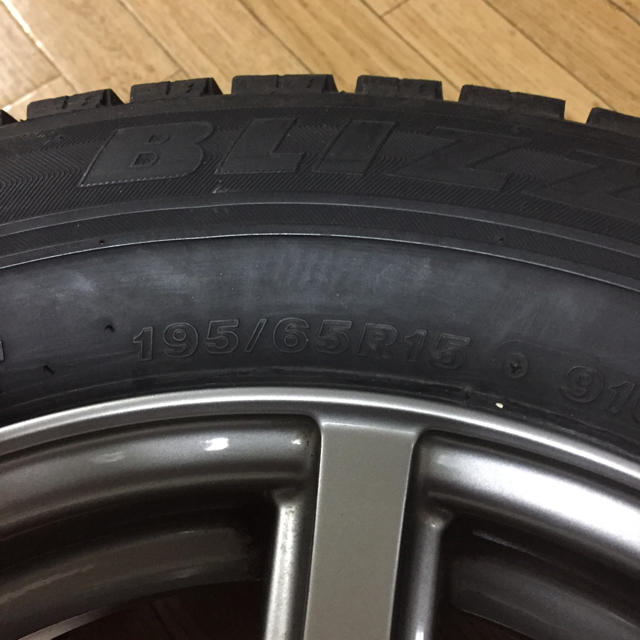 BRIDGESTONE(ブリヂストン)の再値下げ！！ブリジストン☆スタッドレス 自動車/バイクの自動車(タイヤ・ホイールセット)の商品写真