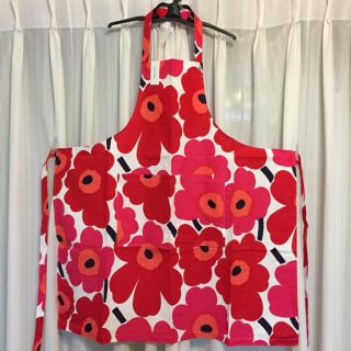 マリメッコ(marimekko)の新品 マリメッコ エプロン レッド ピエニウニッコ(収納/キッチン雑貨)