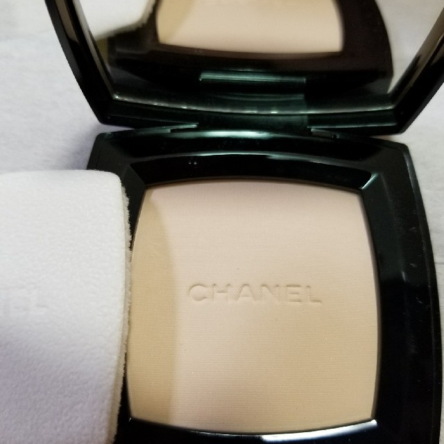 CHANEL(シャネル)の未使用シャネルフェイスパウダー コスメ/美容のベースメイク/化粧品(フェイスパウダー)の商品写真