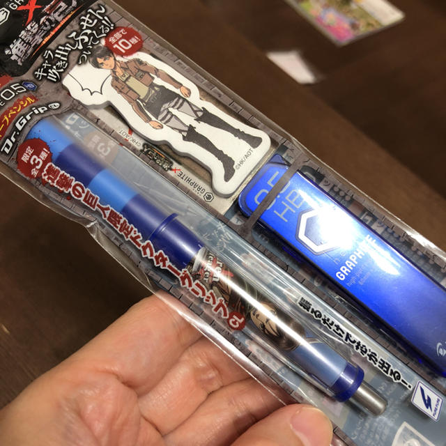 進撃の巨人 エレン シャープペンシル シャーペン シャープペン ドクターグリップ