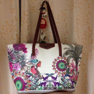 デシグアル(DESIGUAL)の蜂鳥と花柄トートバッグ(トートバッグ)