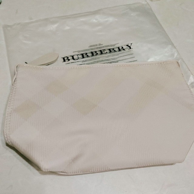 BURBERRY(バーバリー)の【新品】バーバリーポーチ　ピンクベージュ レディースのファッション小物(ポーチ)の商品写真