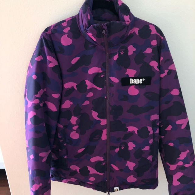 A BATHING APE(アベイシングエイプ)のBAPE パープルダウン メンズのジャケット/アウター(ダウンジャケット)の商品写真