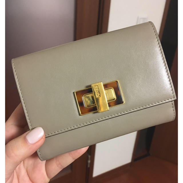 フェンディ FENDI ピーカブー お財布 グレージュ べっ甲 - 財布