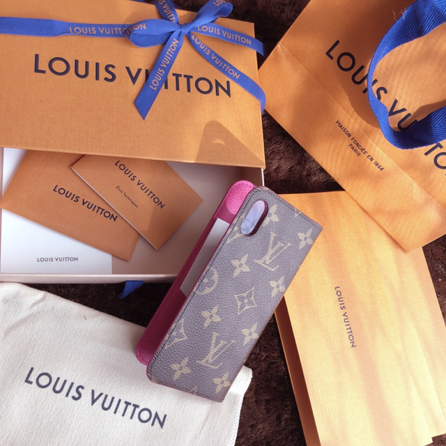 LOUIS VUITTON(ルイヴィトン)のLOUIS  VUITTON ♡ 新品 モノグラム iPhoneXケース ローズ スマホ/家電/カメラのスマホアクセサリー(iPhoneケース)の商品写真