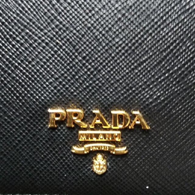 PRADA(プラダ)のカフェアリス様専用。プラダ財布箱付 レディースのファッション小物(財布)の商品写真