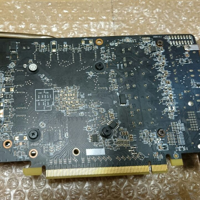 MSI Radeon RX 570 ARMOR 4G OCの通販 by ダフィ's shop｜ラクマ 超特価即納
