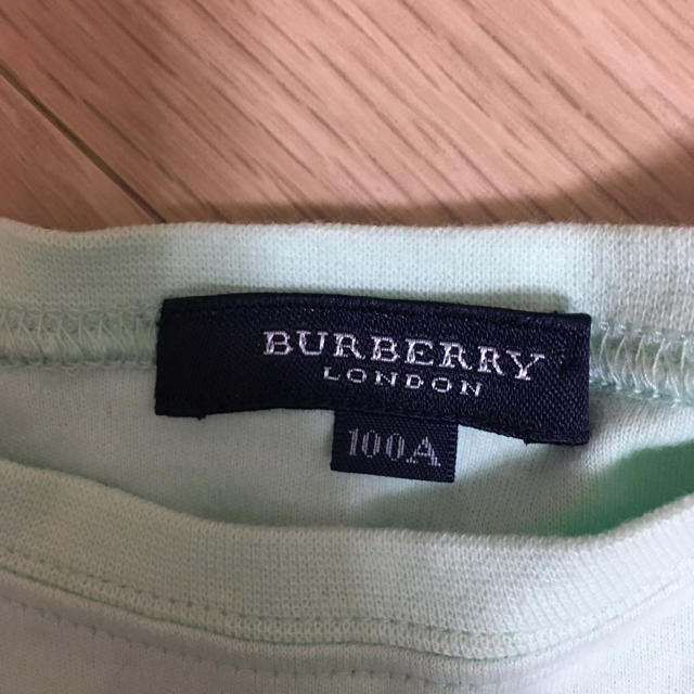 BURBERRY(バーバリー)のバーバリー  ロンT 水色 100 キッズ/ベビー/マタニティのキッズ服女の子用(90cm~)(Tシャツ/カットソー)の商品写真