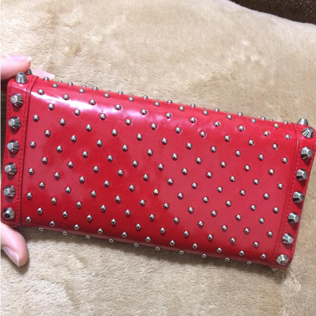 PRADA(プラダ)のPRADA♡希少 赤スタッズ長財布 レディースのファッション小物(財布)の商品写真