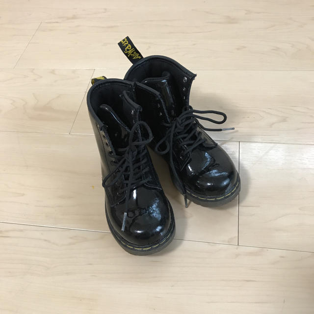 Dr.Martens(ドクターマーチン)のキッズブーツ Dr.Martens キッズ/ベビー/マタニティのキッズ靴/シューズ(15cm~)(ブーツ)の商品写真