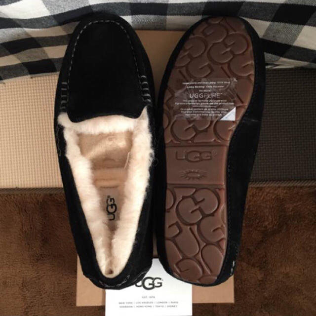chikachin様専用【新品】UGG アンスレー モカシン(ブラック:24㎝) chikachin様専用【新品】UGG アンスレー モカシン(ブラック:24㎝)