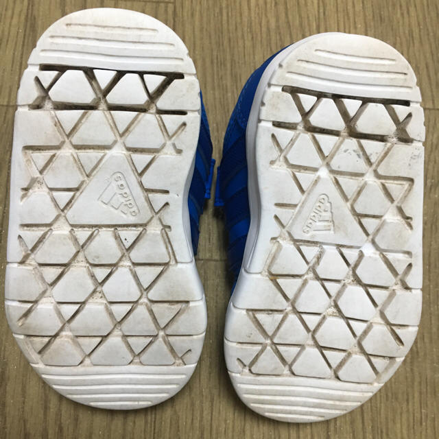 adidas(アディダス)のアディダス  スニーカー  12センチ キッズ/ベビー/マタニティのベビー靴/シューズ(~14cm)(スニーカー)の商品写真