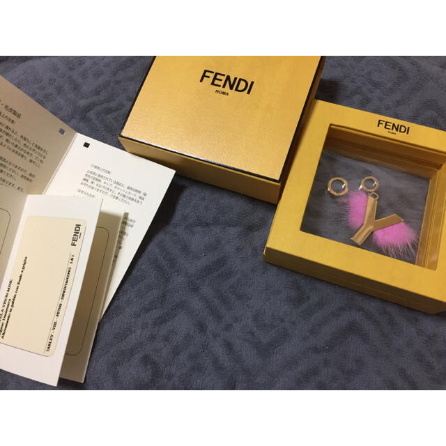 FENDI(フェンディ)のfendi アルファベットチャーム abclick ファー ペンダントトップ ハンドメイドのファッション小物(バッグチャーム)の商品写真