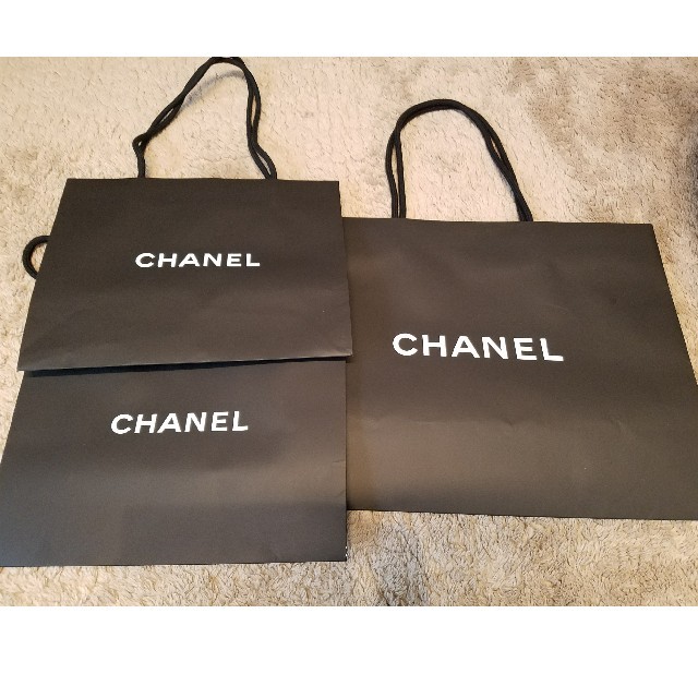 CHANEL(シャネル)のシャネル　紙袋　CHANEL　ショッパー　ショップ袋 レディースのバッグ(ショップ袋)の商品写真