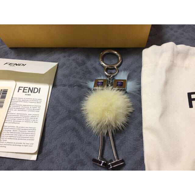 FENDI(フェンディ)の正規品 fendi チャーム ファーチャーム フェンディ ハンドメイドのファッション小物(バッグチャーム)の商品写真