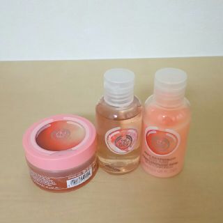 ザボディショップ(THE BODY SHOP)のザ・ボディショップ   ピンクグレープフルーツ  ミニサイズ３点セット(ボディソープ/石鹸)