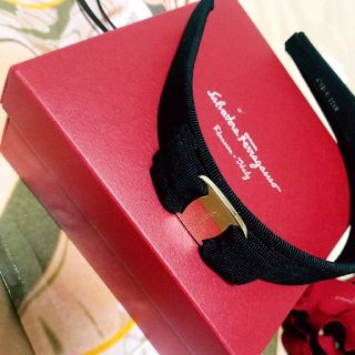 サルヴァトーレフェラガモ(Salvatore Ferragamo)のフェラガモ　カチューシャ(カチューシャ)