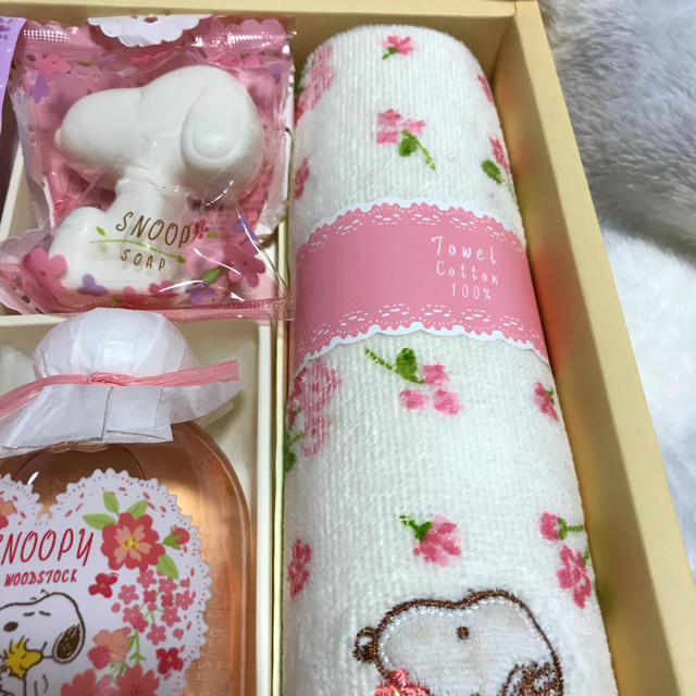 SNOOPY(スヌーピー)のスヌーピー ソープギフトセット コスメ/美容のボディケア(ボディソープ/石鹸)の商品写真