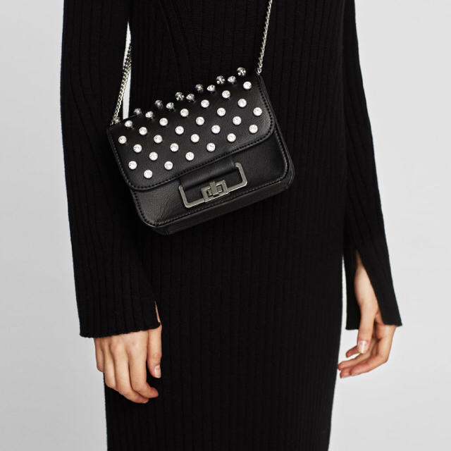 ZARA(ザラ)のZARA  ビジュークロスボディバッグ レディースのバッグ(ショルダーバッグ)の商品写真