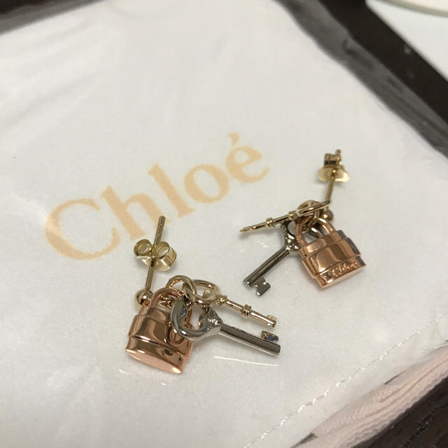 Chloe(クロエ)のクロエ パドロック＆ダブルキーズ ピアス レディースのアクセサリー(ピアス)の商品写真