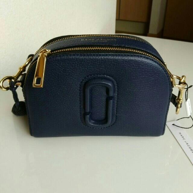 MARC JACOBS(マークジェイコブス)の☆hal.k様専用☆新品☆マークジェイコブス　ダブルＪ　濃紺ショルダーバッグ レディースのバッグ(ショルダーバッグ)の商品写真