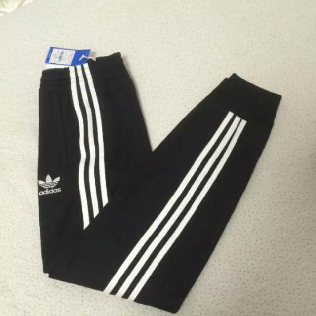 adidas(アディダス)の最安 adidas sst cuffed track pants メンズのパンツ(その他)の商品写真