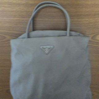 プラダ(PRADA)のプラダ  グレー色ハンドバッグ(ハンドバッグ)