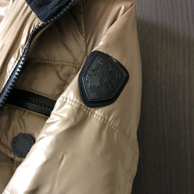 MONCLER(モンクレール)のRUDSAK ゴールド ダウン レディースのジャケット/アウター(ダウンコート)の商品写真