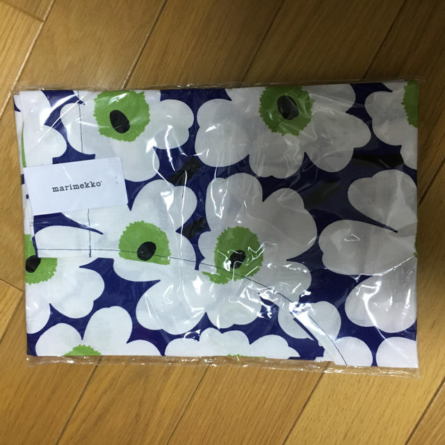 marimekko(マリメッコ)の新品 ♡ フィンランド航空 限定 エプロン インテリア/住まい/日用品のキッチン/食器(その他)の商品写真