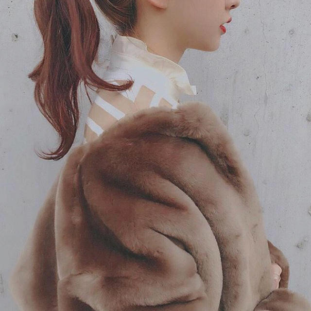 OHOTORO(オオトロ)のohotoro ファーコート ベージュ レディースのジャケット/アウター(毛皮/ファーコート)の商品写真