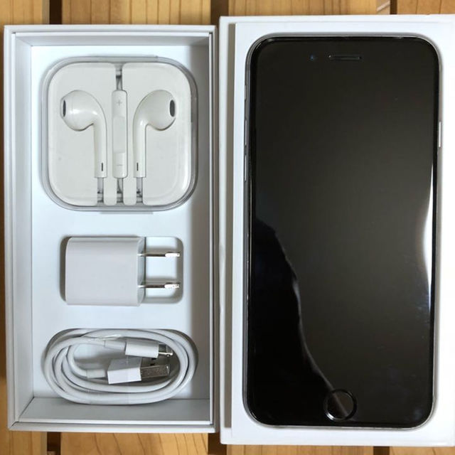 Apple(アップル)の美品 Softbank iPhone6 64GB 制限◯ スペースグレイ スマホ/家電/カメラのスマートフォン/携帯電話(スマートフォン本体)の商品写真