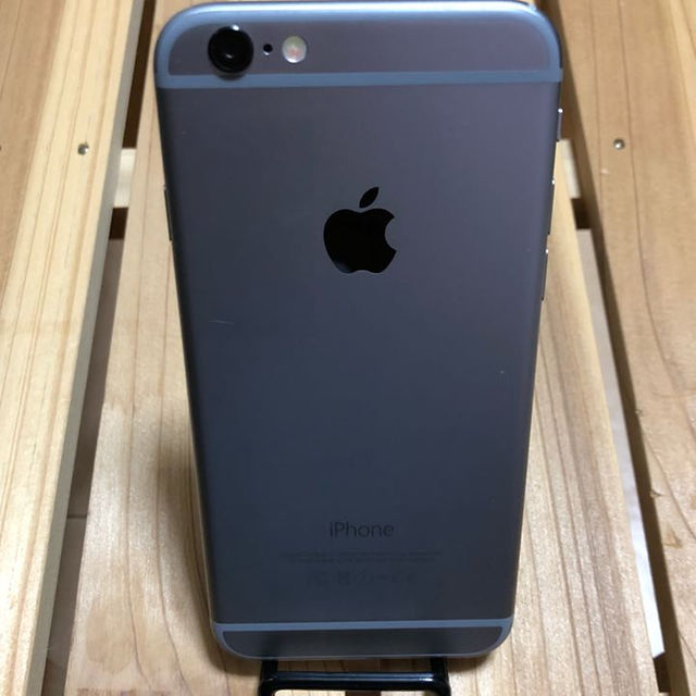 Apple(アップル)の美品 Softbank iPhone6 64GB 制限◯ スペースグレイ スマホ/家電/カメラのスマートフォン/携帯電話(スマートフォン本体)の商品写真