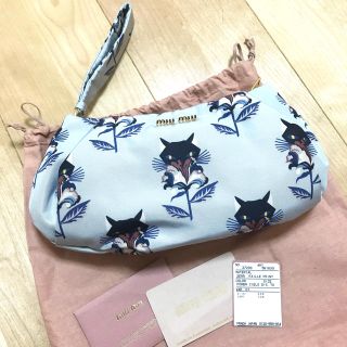 ミュウミュウ(miumiu)のmiumiu ネコクラッチ(クラッチバッグ)