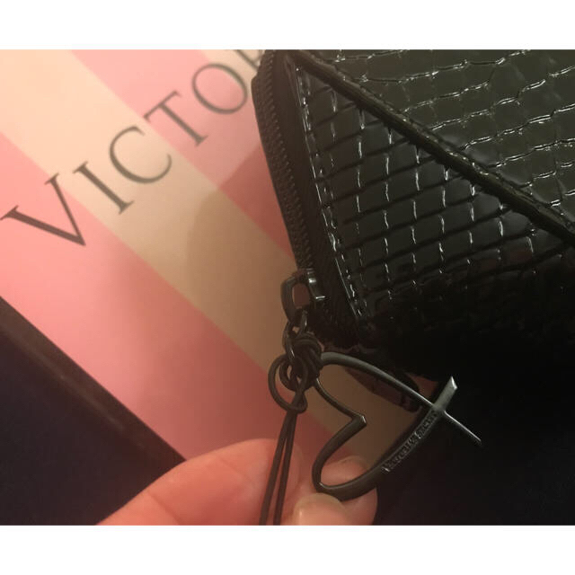 Victoria's Secret(ヴィクトリアズシークレット)のビクトリアシークレット ポーチ 2200円 ❤︎ レディースのファッション小物(ポーチ)の商品写真
