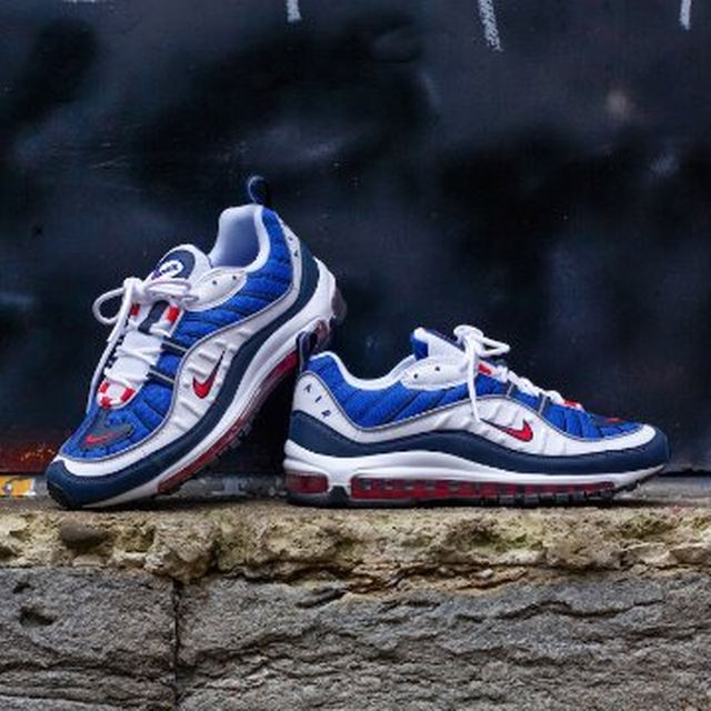 NIKE(ナイキ)の即完売NIKE AIR MAX98 GUNDAMナイキエアマックスガンダムカラー メンズの靴/シューズ(スニーカー)の商品写真