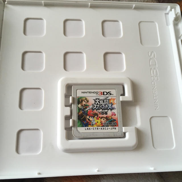 ニンテンドー3DS(ニンテンドー3DS)の大乱闘スマッシュブラザーズ 3DS エンタメ/ホビーのゲームソフト/ゲーム機本体(携帯用ゲームソフト)の商品写真