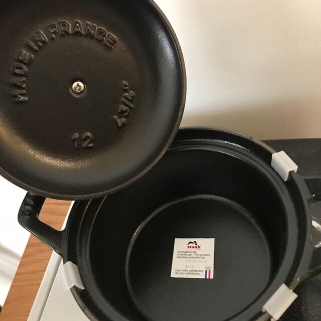 STAUB(ストウブ)のちびデブさま専用  ストウブ  ココットヴィンテージ１２ｃｍ　バジル インテリア/住まい/日用品のキッチン/食器(鍋/フライパン)の商品写真