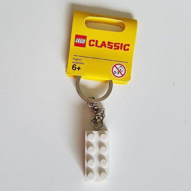 Lego(レゴ)のLEGOのブロック（白）とロゴ・キーチェーン（キーホルダー） エンタメ/ホビーのおもちゃ/ぬいぐるみ(キャラクターグッズ)の商品写真